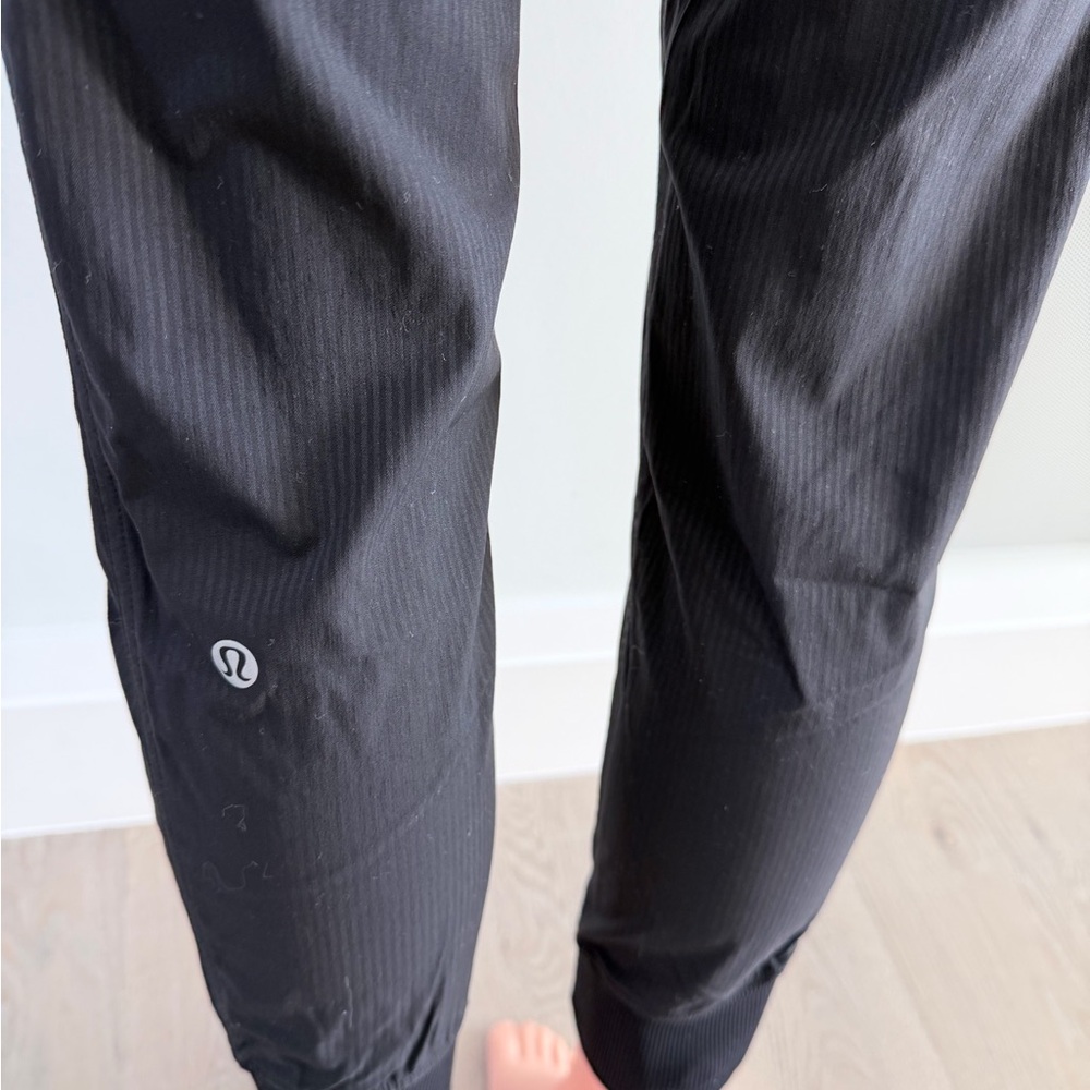 New Lululemon Dance Studio Mid Rise Joggees in Black size 0 - Picture 9 of 10